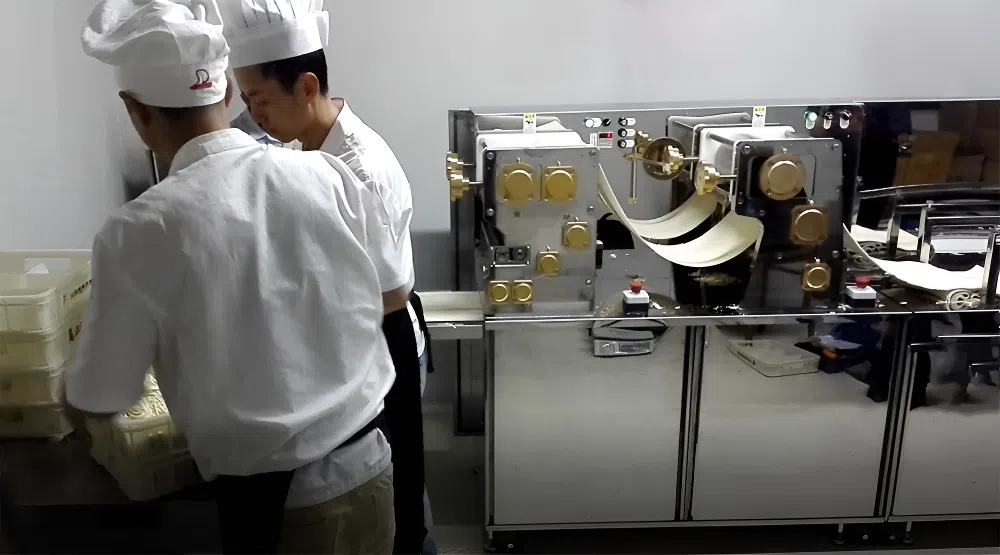 100 kg per hour noodle making machine
