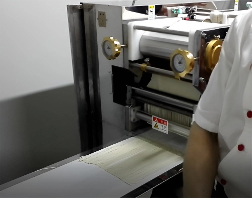 noodle cutting